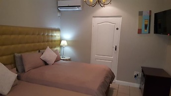 Savoy Lodge - Nice Budget Triple Room 2