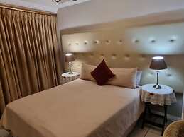Savoy Lodge - Nice Budget Triple Room 2