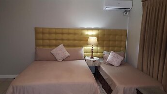 Savoy Lodge - Nice Budget Triple Room 2