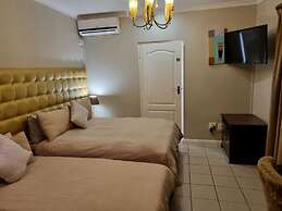 Savoy Lodge - Standard Double Room 6