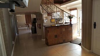 Savoy Lodge - Standard Double Room 6