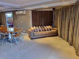 Savoy Lodge - Standard Double Room 7