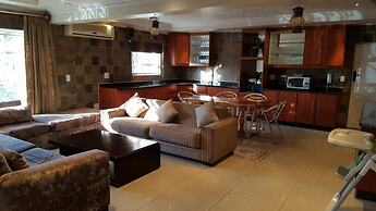 Savoy Lodge - Standard Double Room 7