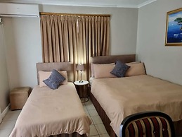 Savoy Lodge - Standard Double Room 7