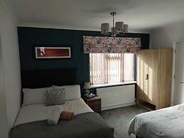 Room-family Room With Private Bathroom
