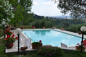 Panoramic Farmhouse With Swimming Pool
