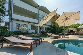 Apartments Pool