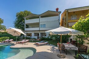 Apartments Pool
