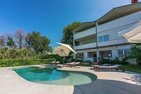 Apartments Pool