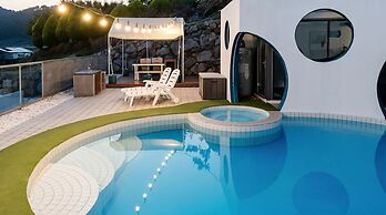 Namhae Pumda Pool Villa Pension