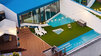 Namhae Pumda Pool Villa Pension