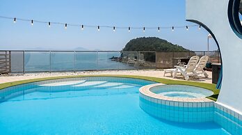 Namhae Pumda Pool Villa Pension