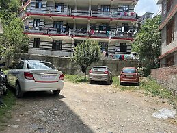Treebo Dev With Valley View, Mall Road