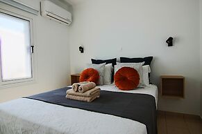 Phaedrus Living: Seaside Luxury Flat Lighthouse 62