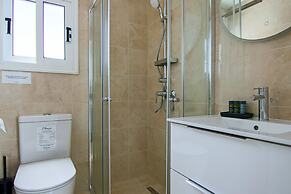 Phaedrus Living: Seaside Luxury Flat Lighthouse 62