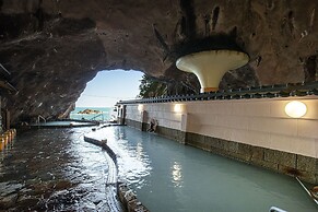Hotel Urashima