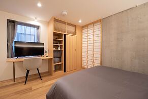Spatium Ginza Pony