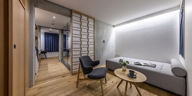 Spatium Ginza Pony