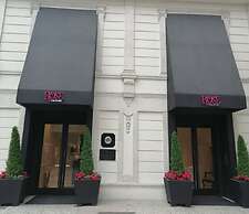 Rose Hotel