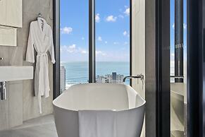 Encore Broadbeach