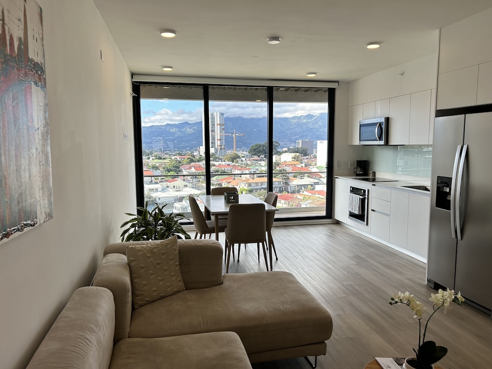 BEE Suites San Jose - Escalante