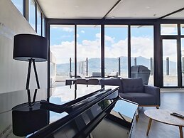BEE Suites San Jose - Escalante