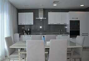 The Lodge Suites