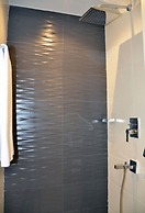 The Lodge Suites