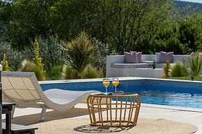 Villa Nebesi