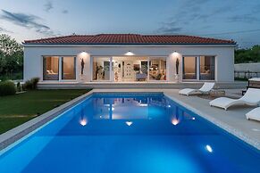 Villa Nebesi