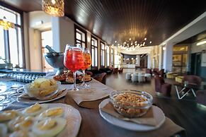 Pràcatinat Hotel & Restaurant