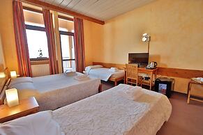 Pràcatinat Hotel & Restaurant
