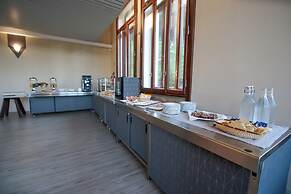 Pràcatinat Hotel & Restaurant