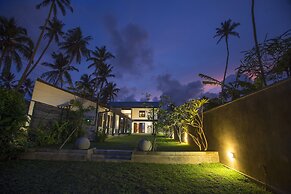 Parangi Weligama Bay