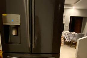 Villa - Sleeps 10 - Communal Pool - Parking