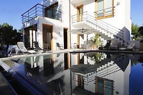 Sicily 2 - 3 - 4 Person With Pool