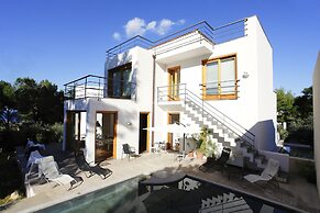 Sicily 2 - 3 - 4 Person With Pool