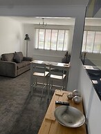 Riverside Park Ground Floor Apt 1 BR Parking St Neots