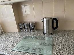 Riverside Park Ground Floor Apt 1 BR Parking St Neots