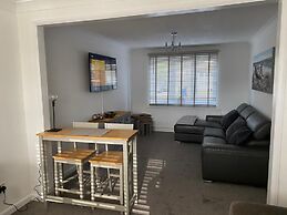 Riverside Park Ground Floor Apt 1 BR Parking St Neots
