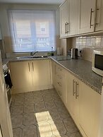Riverside Park Ground Floor Apt 1 BR Parking St Neots