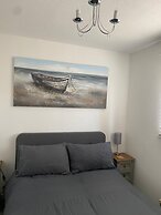 Riverside Park Ground Floor Apt 1 BR Parking St Neots