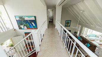 Seagrapes Villa
