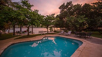 Seagrapes Villa