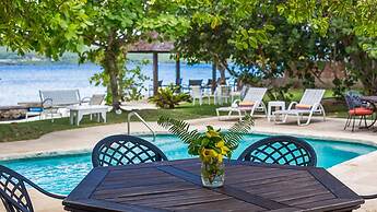 Seagrapes Villa