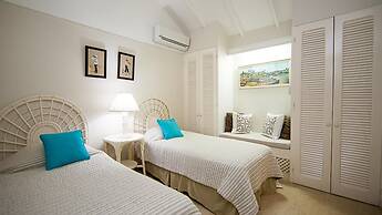 Seagrapes Villa