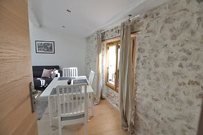 Picasso Apartments