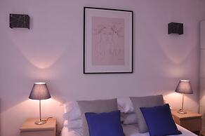 Picasso Apartments
