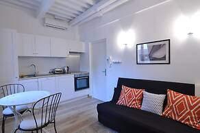 Picasso Apartments