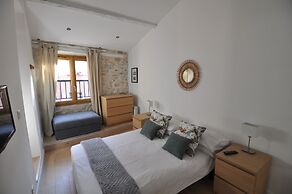 Picasso Apartments